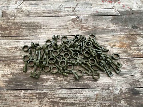 Крючок на трубку для шпажек